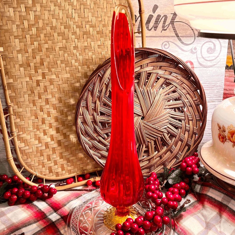 Vintage L.E Smith Amberina Large Mouth Stretched Glass Swung Vase